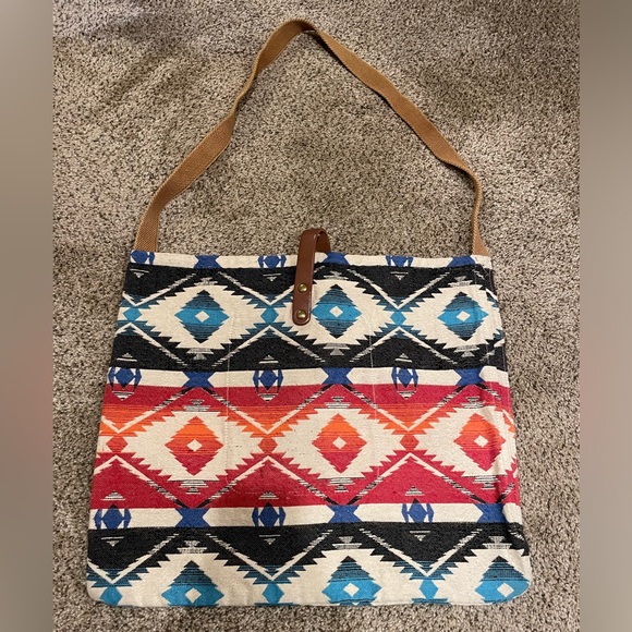Lovestitch Aztec Print Tote Bag - Picture 4 of 8